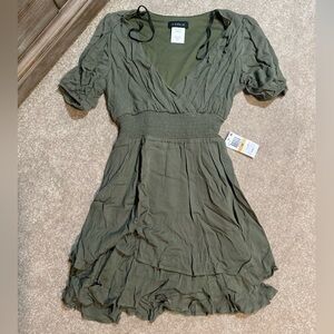B DARLIN Women’s Short Sleeve Short Evening Fit + Flare Dress Olive Green sz 3